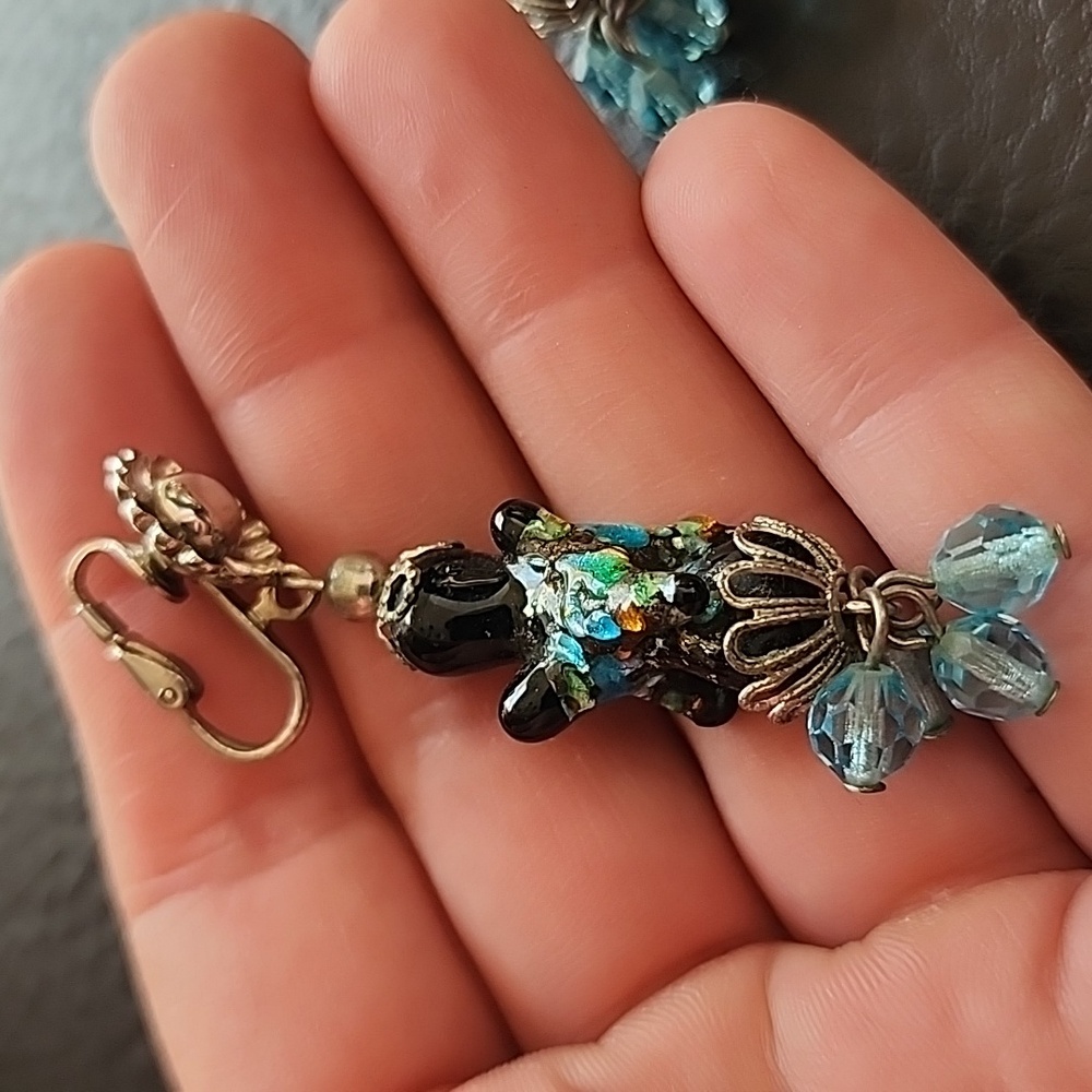 VTG clip on earrings - Picture 7 of 9